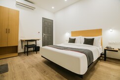 Hotel O 7 star, Delhi