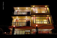 Hotel Pahuna, Aritar