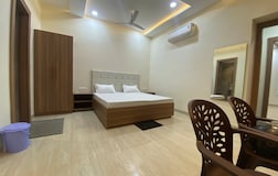 Deluxe Luxury Double Bedroom