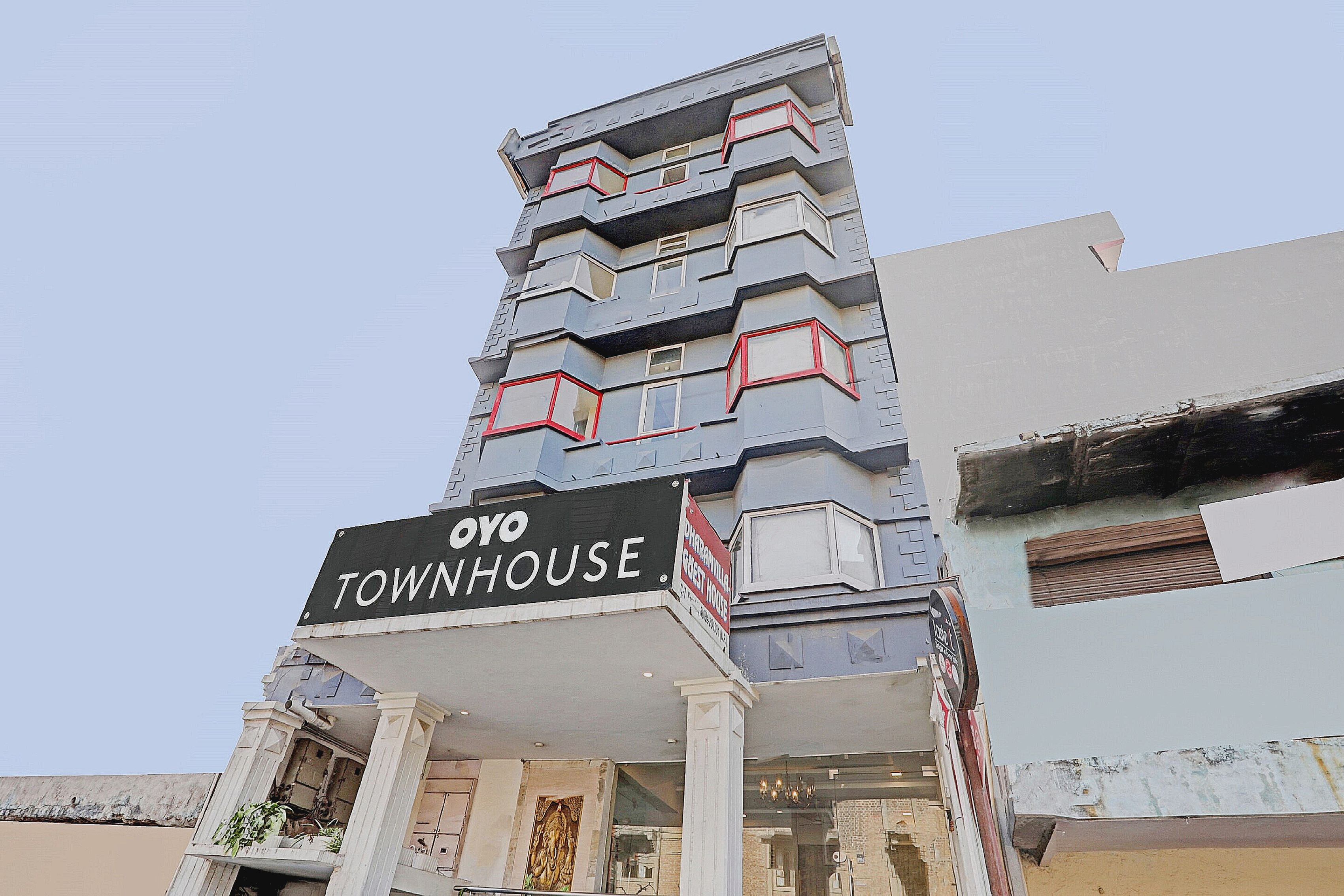 Townhouse Jai Guru Ji Nearest Merceds Benz Sector 11 - Tap to explore photos
