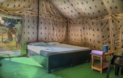 Deluxe Swiss Tent