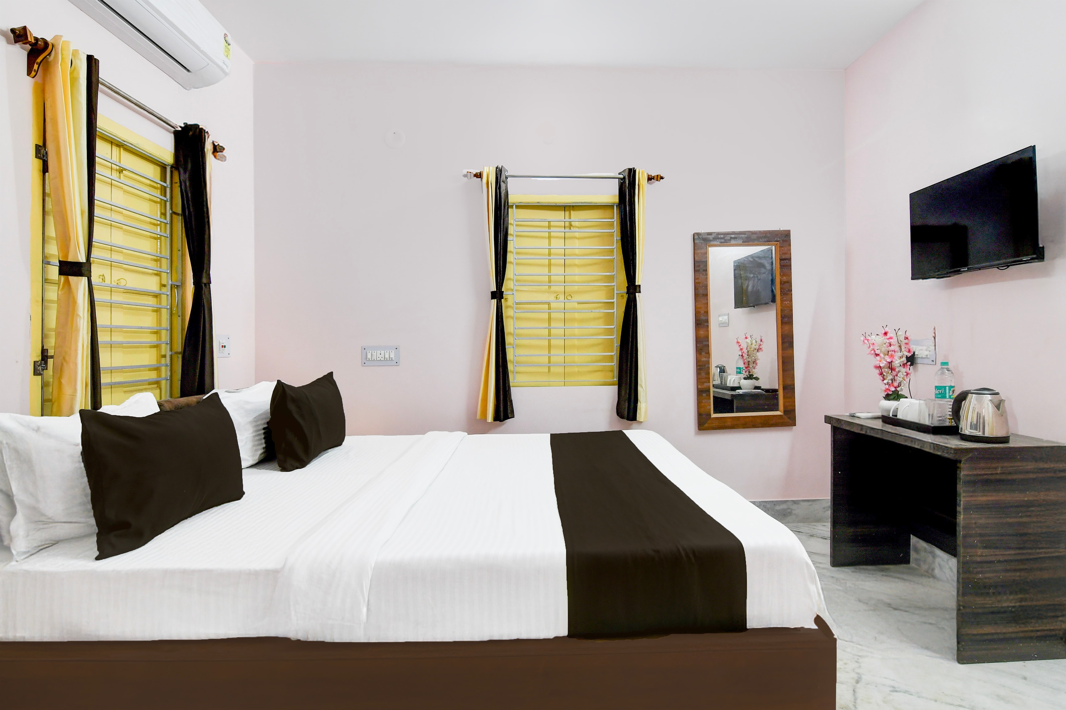 Super Hotel O Ecopark Kolkata - Tap to explore photos