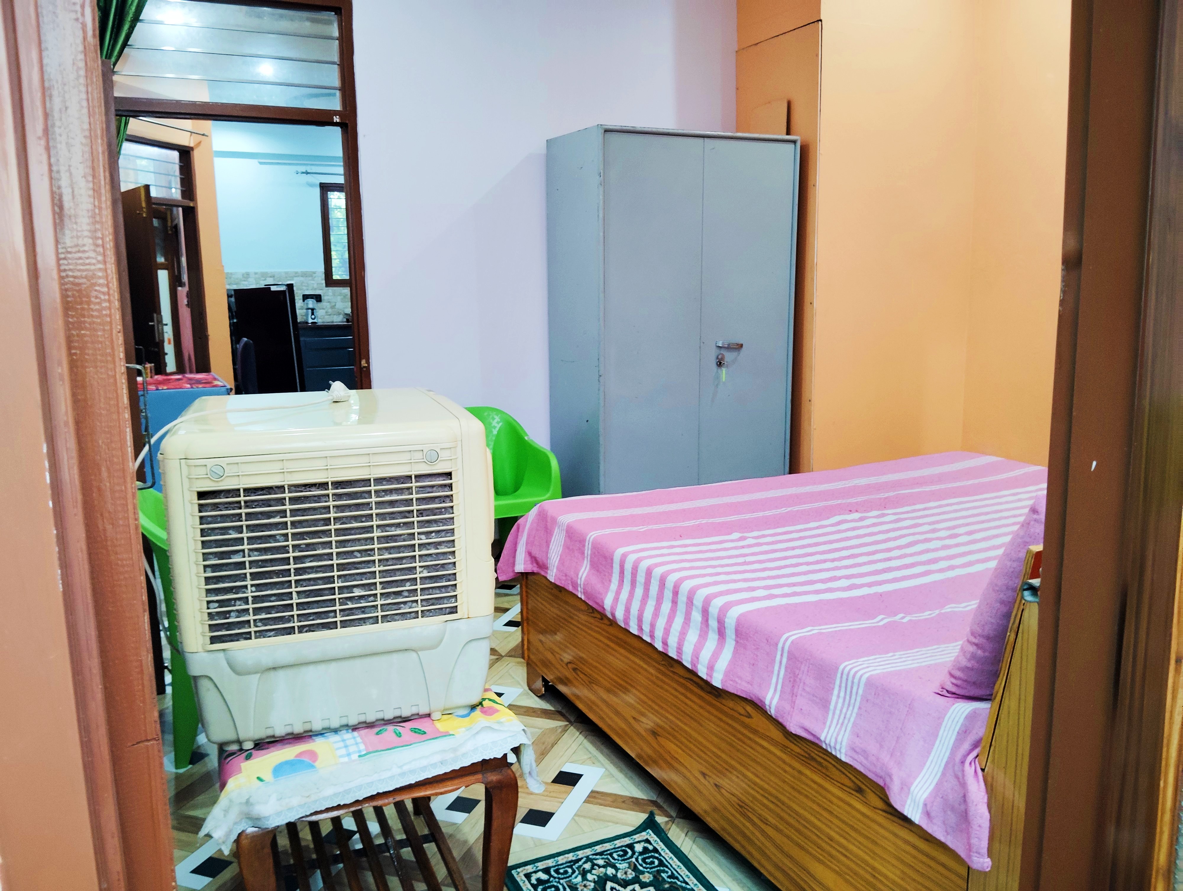 Doon Niwas Beautiful 1BHK Homestay Mountain view at Aamwala - Tap to explore photos