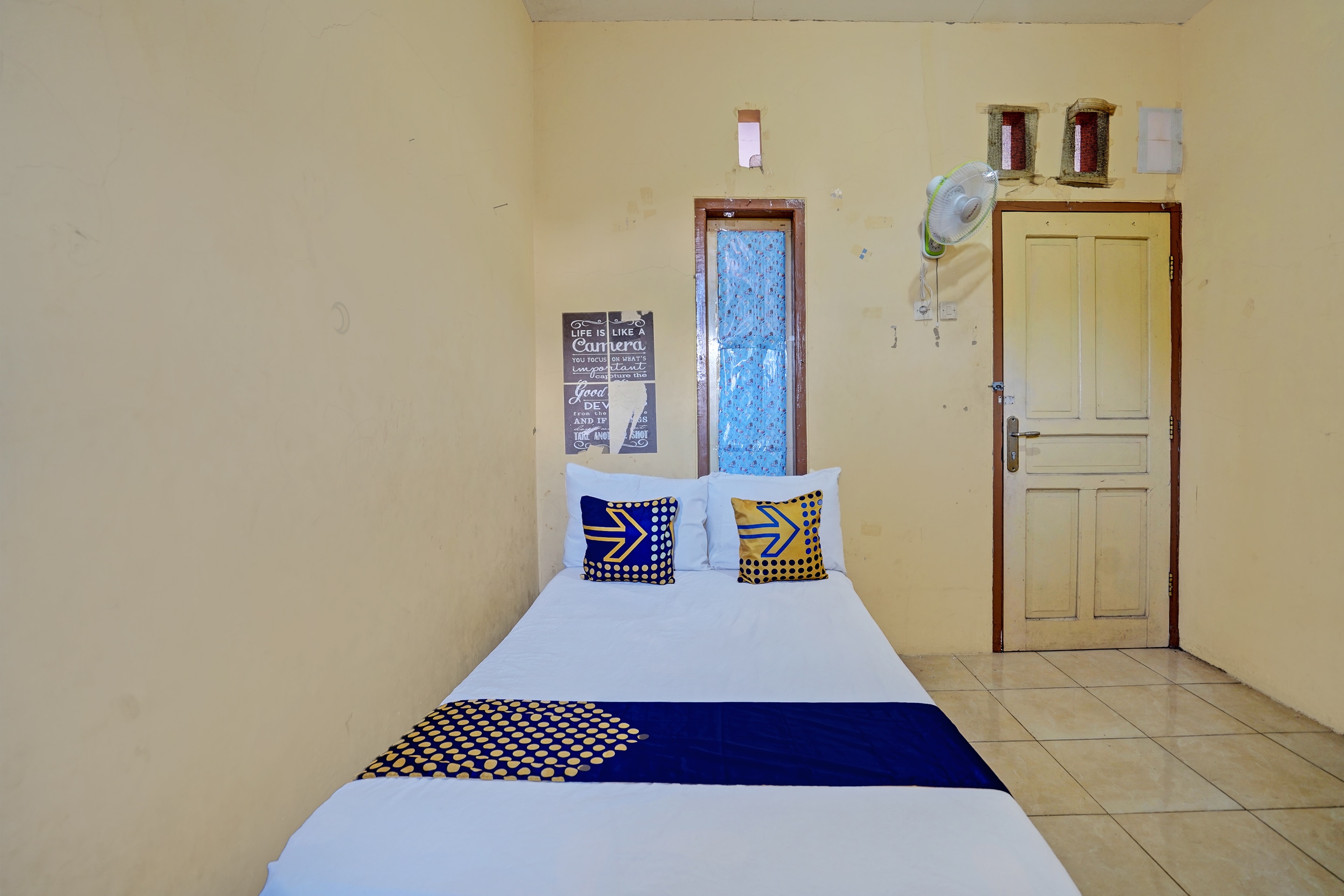 Hotel O Lili Kost SyariahNearKetapang Royal City - Tap to explore photos