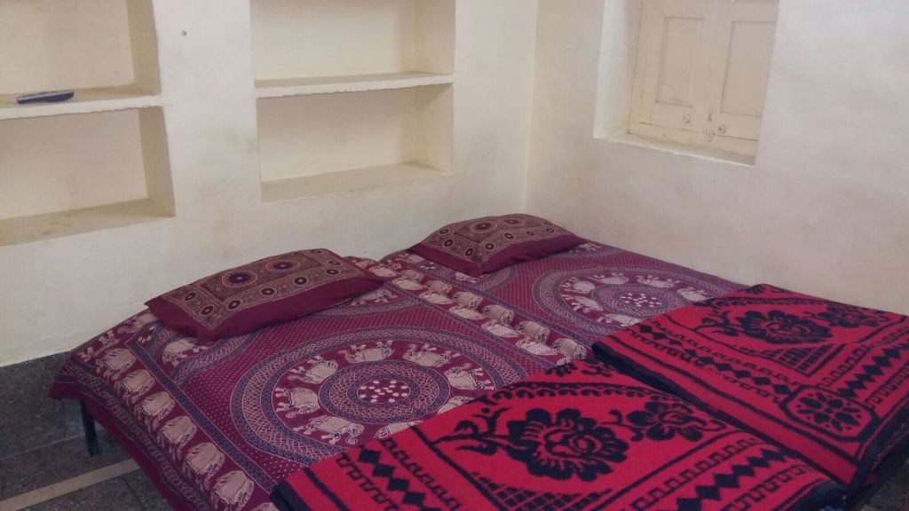 Ankur Guest House - Tap to explore photos