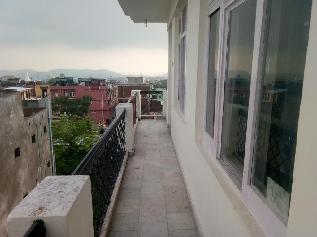 subhash guest house - Tap to explore photos