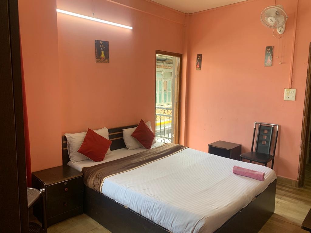 Stay Inn Belle Vue House - Tap to explore photos