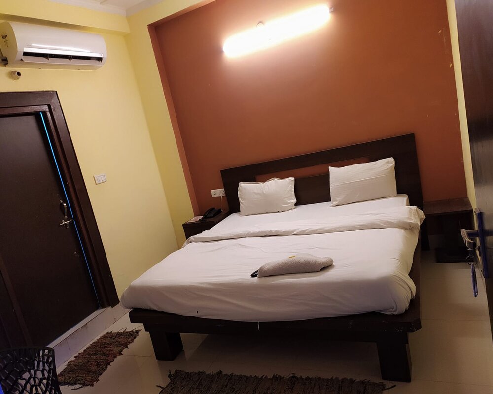 Hotel Rose & petals Ghaziabad - Tap to explore photos