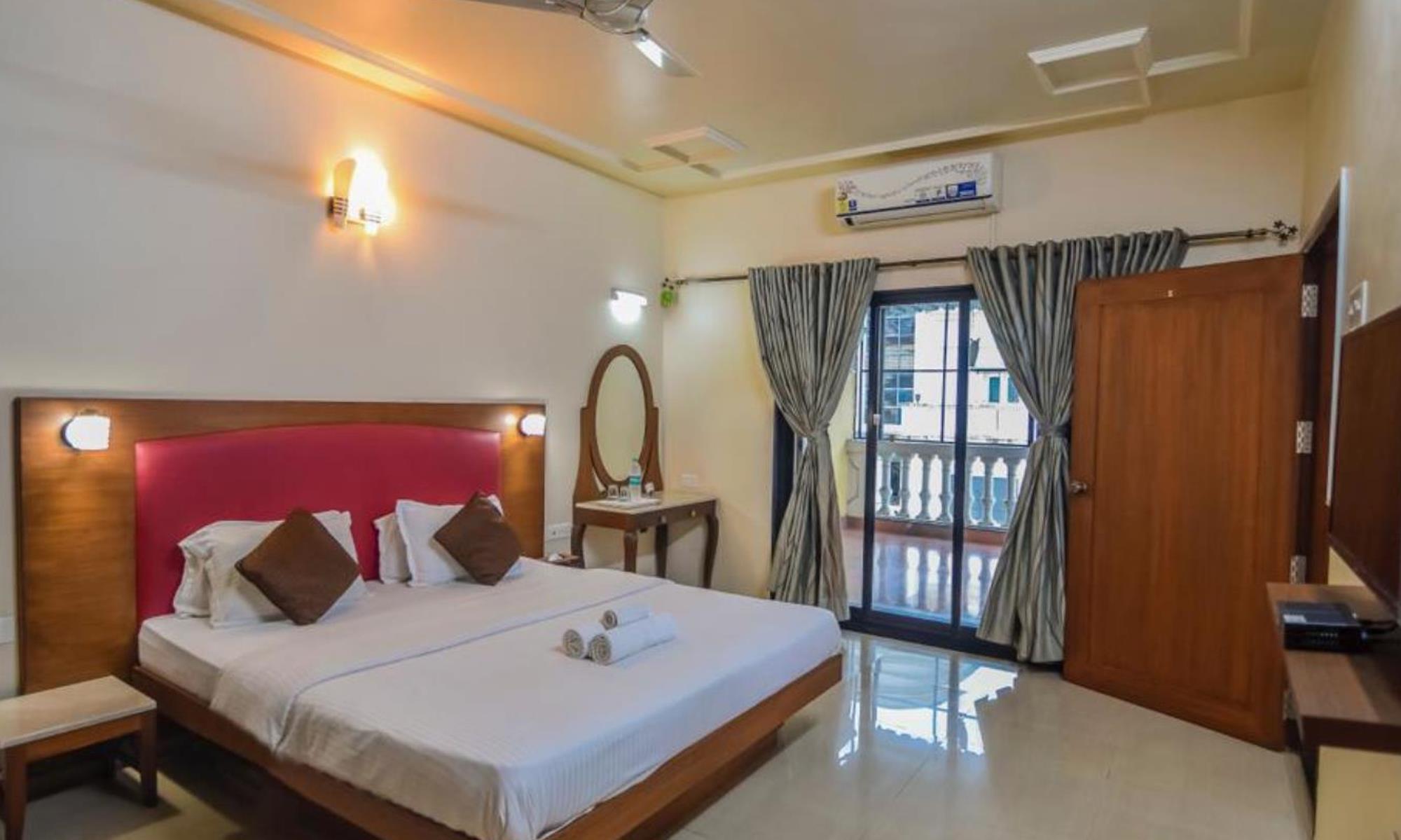 Entire Luxury Home stay Koregaon Park pune - Tap to explore photos