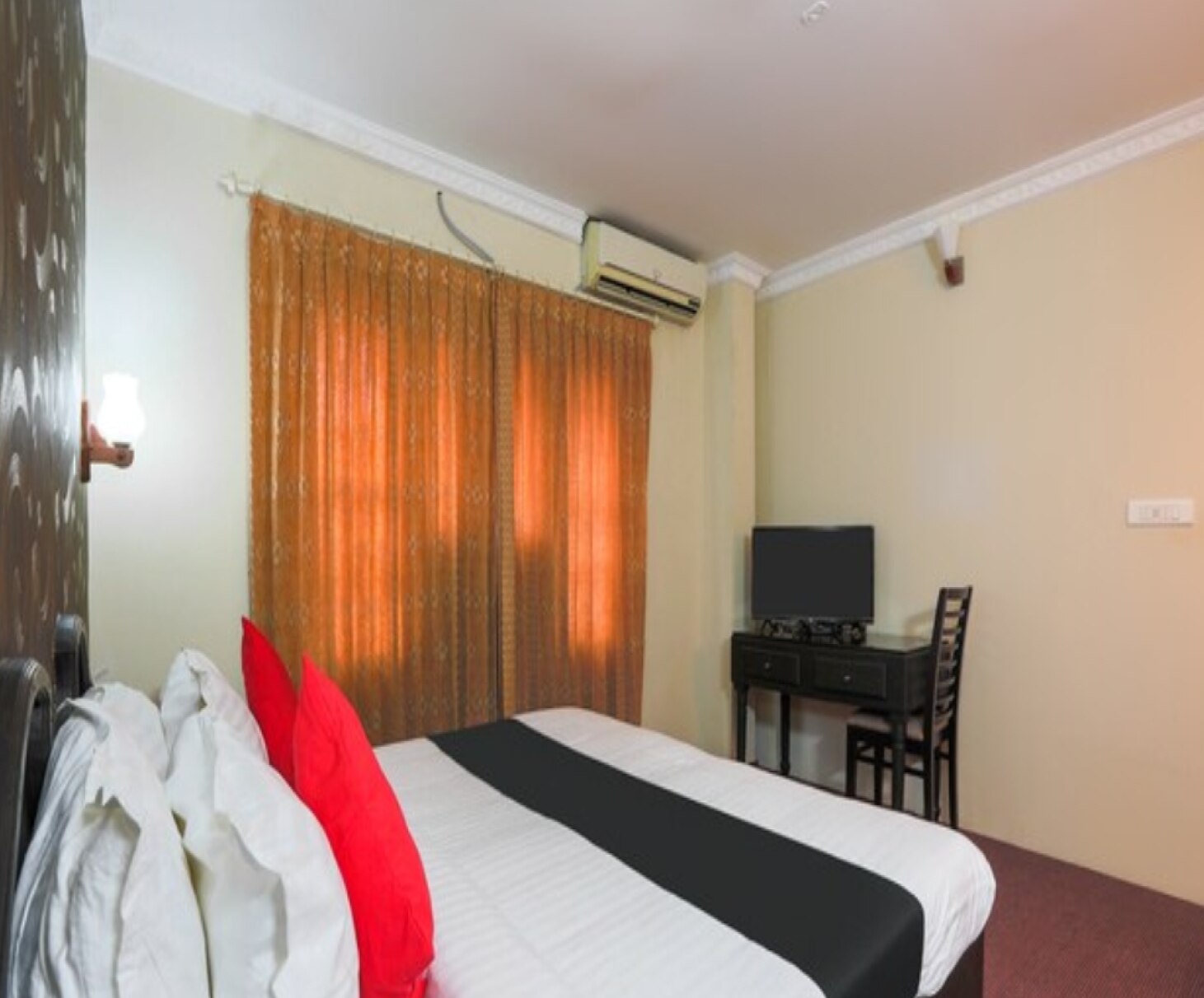 New Balaji Guest House - Tap to explore photos