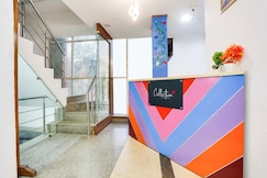 Collection O Golden Key Near TDI Mall, Delhi