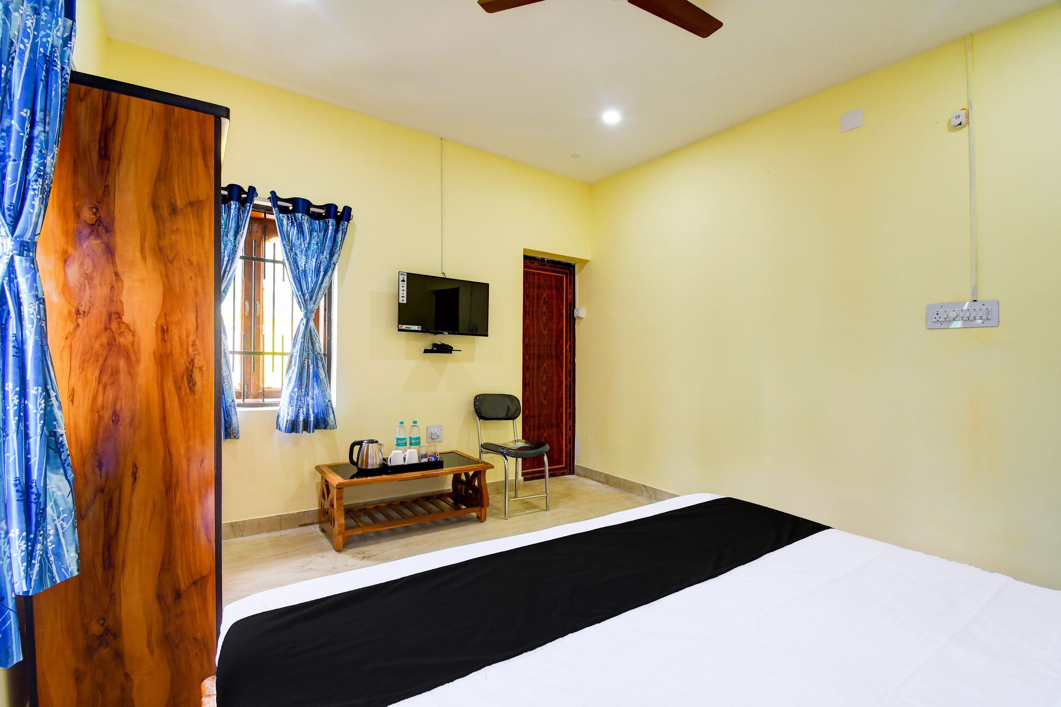 Hotel O LAVISH INN - Tap to explore photos