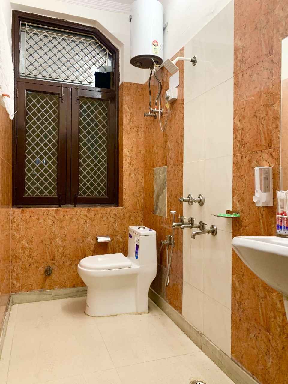 Instay M56 l Party Friendly 2bhk with Pvt Theatre - Tap to explore photos