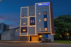 FabHotel Galaxy Inn, Pune