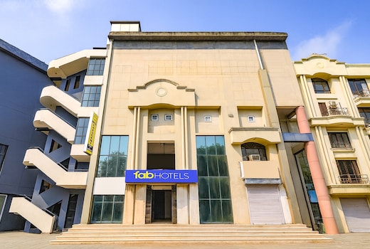 FabHotel Crescent
