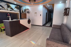 SKY HOTEL, Malihabad