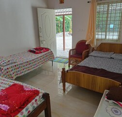 Quadruple Room with Private Bathroom