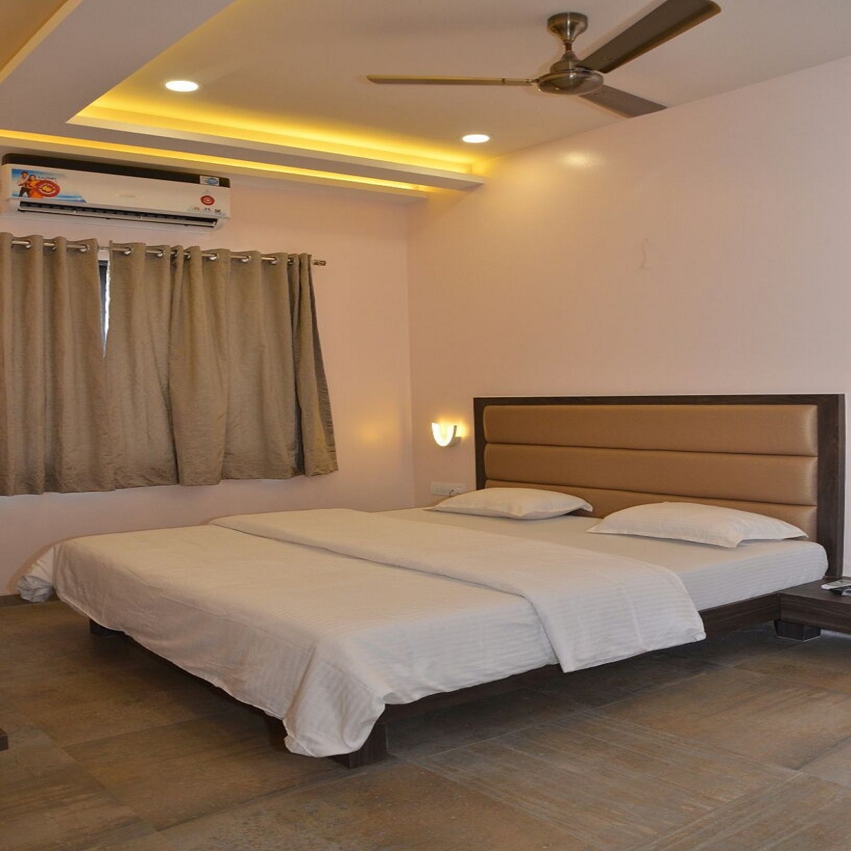 Hotel Paradise 3