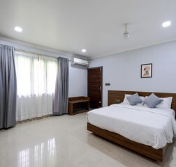 Deluxe AC Room