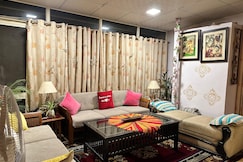 Breezy Rooftop Retreat, Delhi