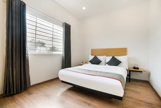 Townhouse The Awadh Airport Near Chaudhary Charan Singh International Airport