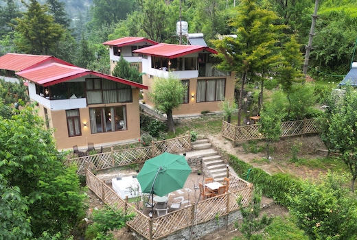 Moksha Meadows - By The River with Open Jacuzzi
