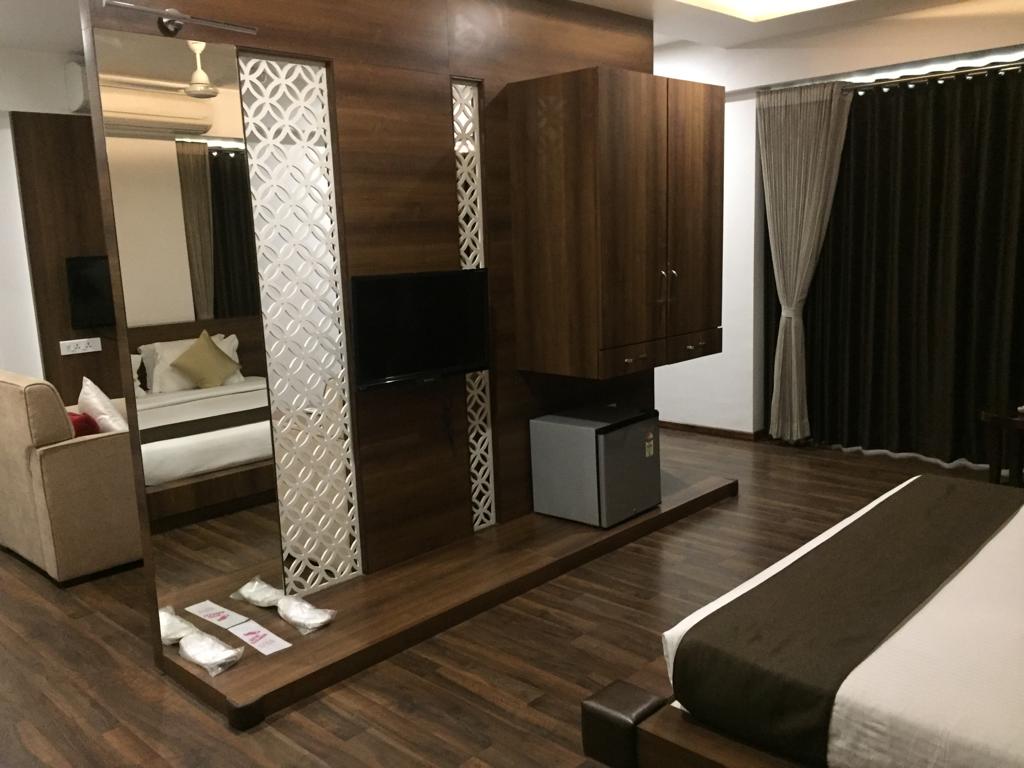 Suite AC Room 1