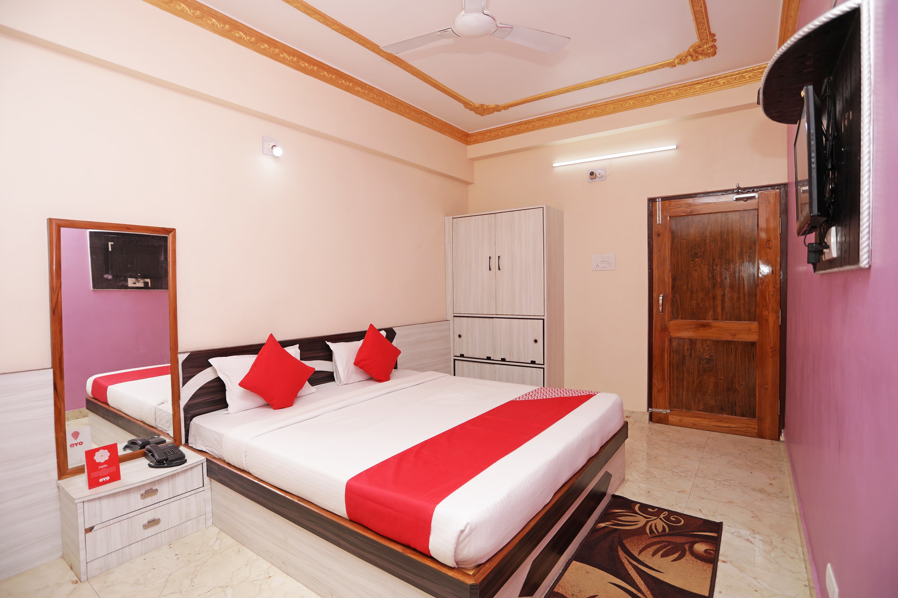 Collection O Hotel New Jasmine - Tap to explore photos