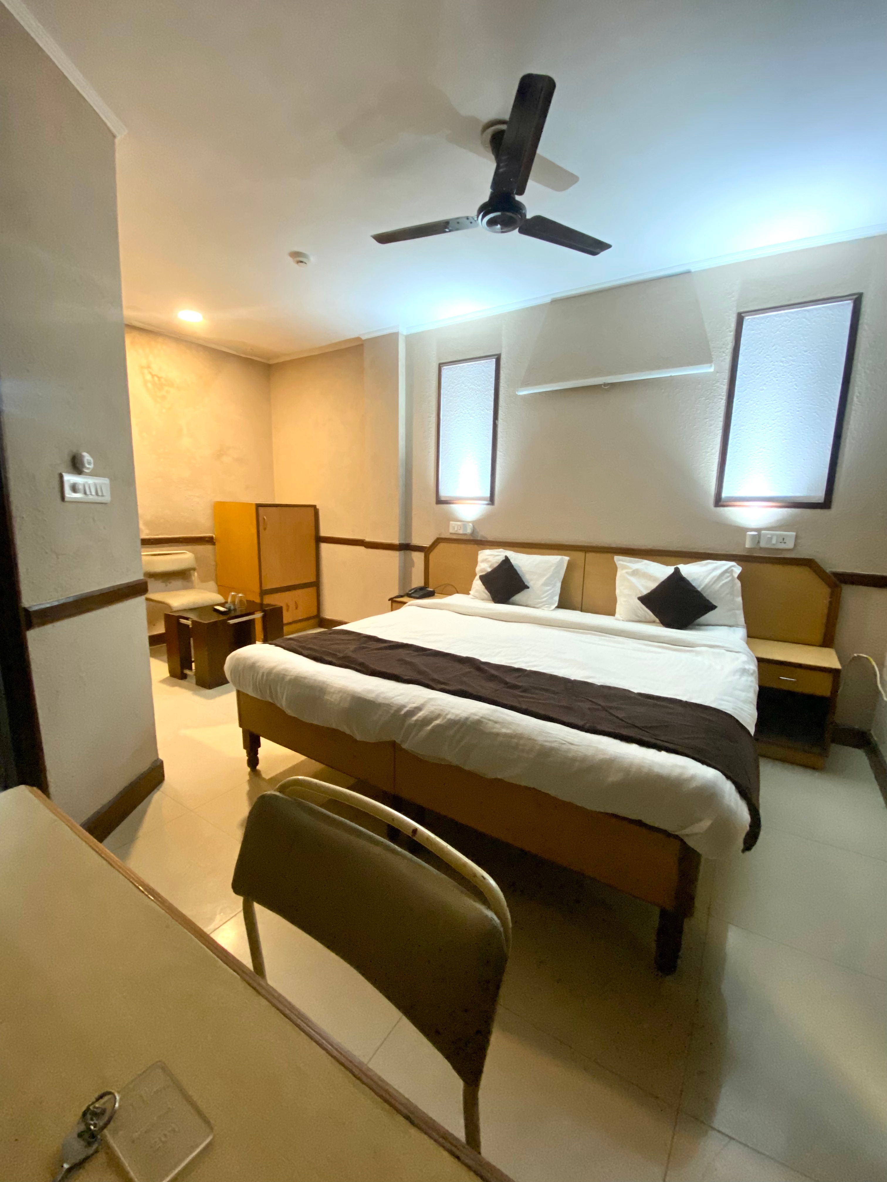 EAST INN HOTEL AT NIRMAN VIHAR METRO STATION. - Tap to explore photos