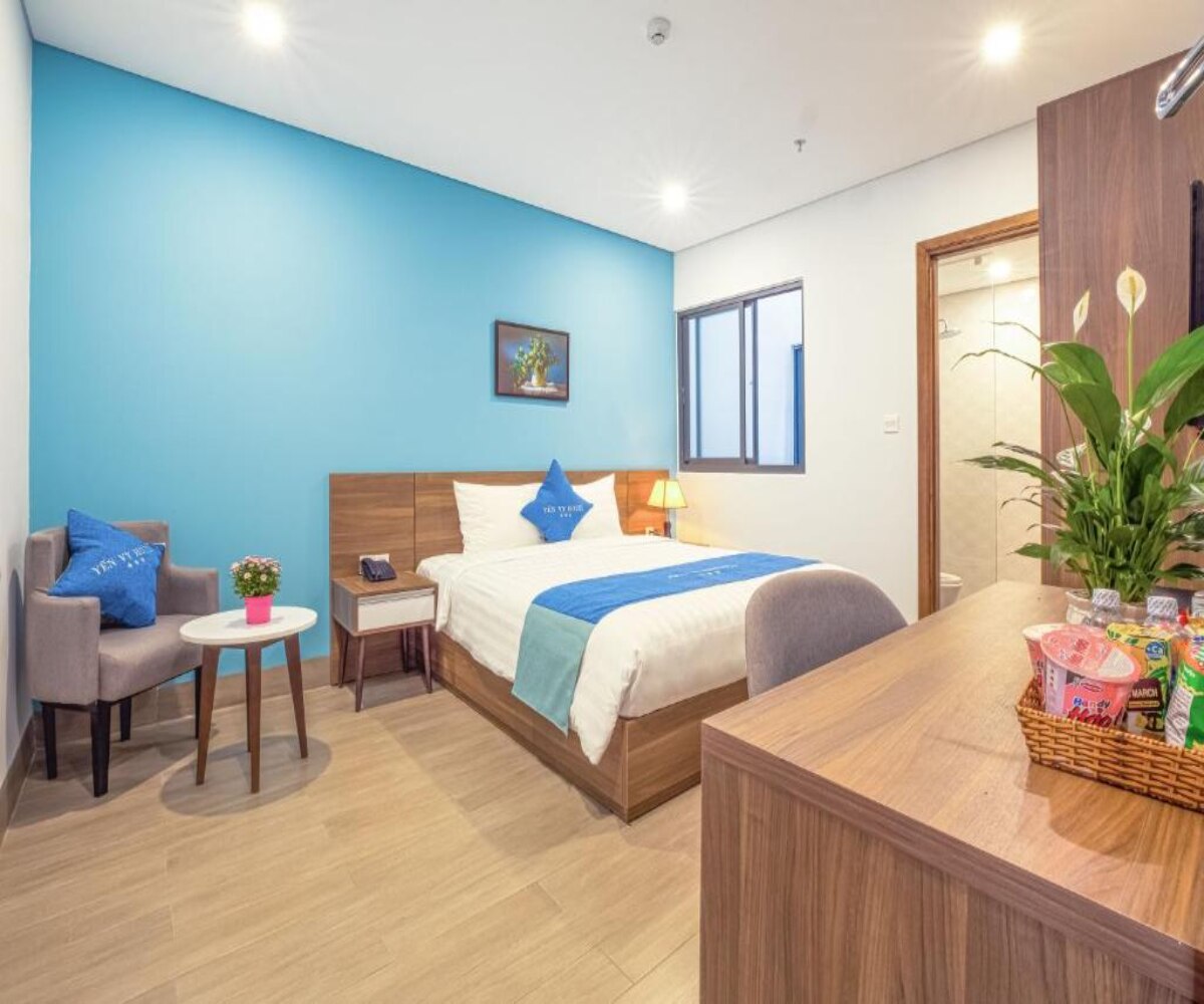 Yen Vy Hotel and Apartment - Tap to explore photos