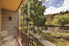 DoubleTree by Hilton Durango, Apache