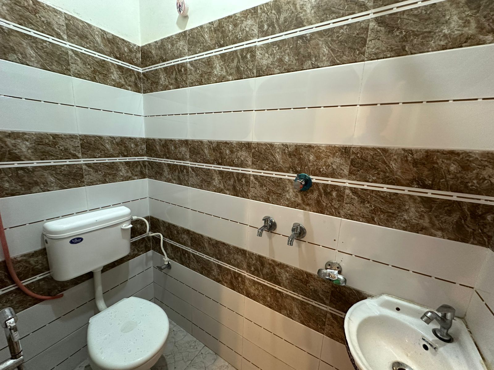 RAJAT PALACE PAYING GUEST HOUSE - Tap to explore photos