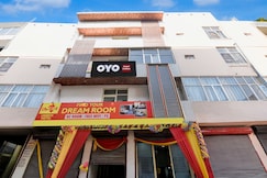 Hotel O Unibox Hotel, फरीदाबाद