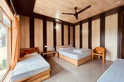 Chaukhamba View Resort, Guptkashi