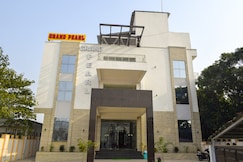 Grand pearl Hotel & Banquet, Lucknow