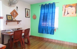 Cottage with Dinning