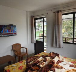 Queen Room with Garden View