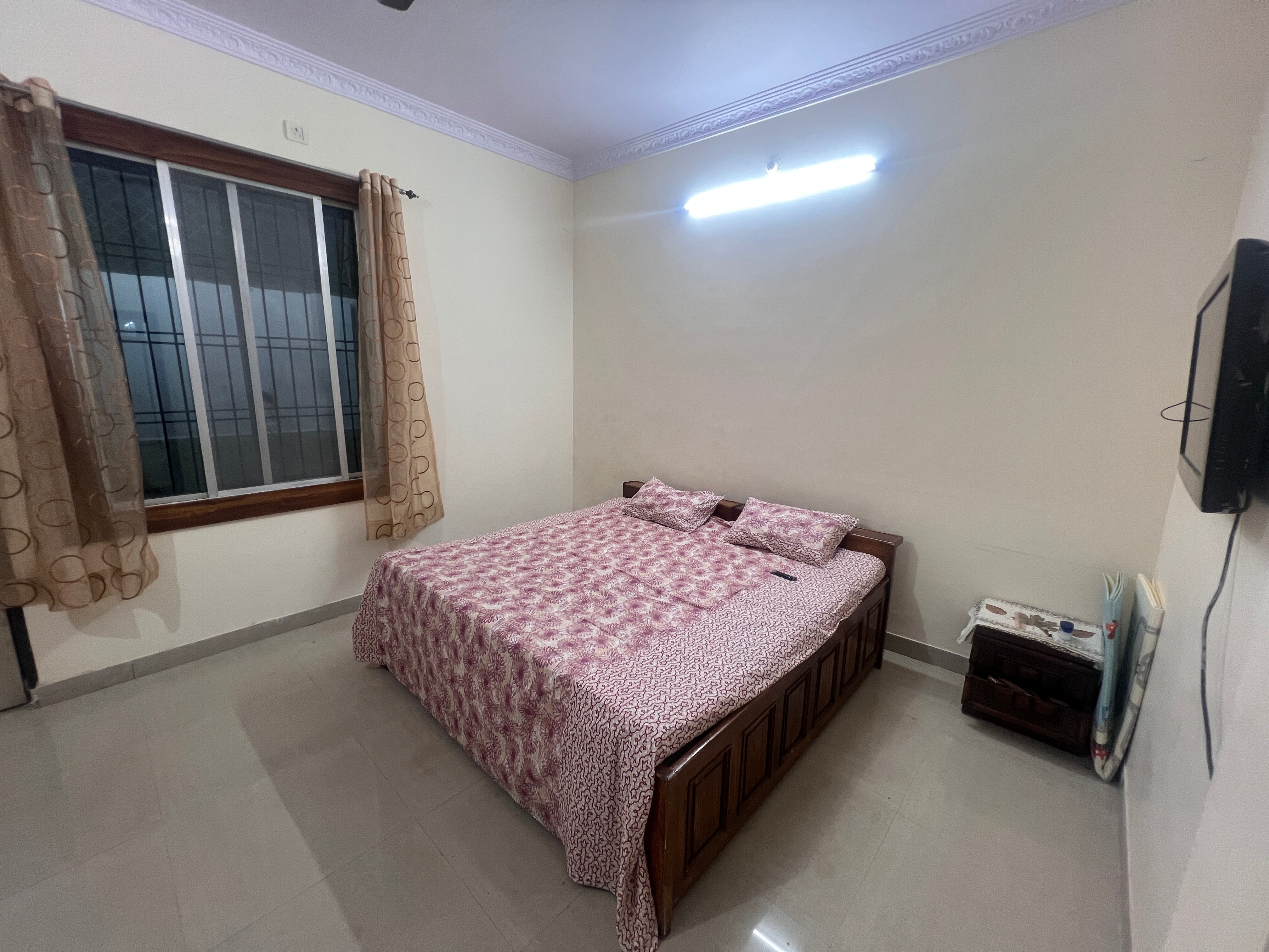 Cozy Retreat in the heart of Jabalpur - Tap to explore photos