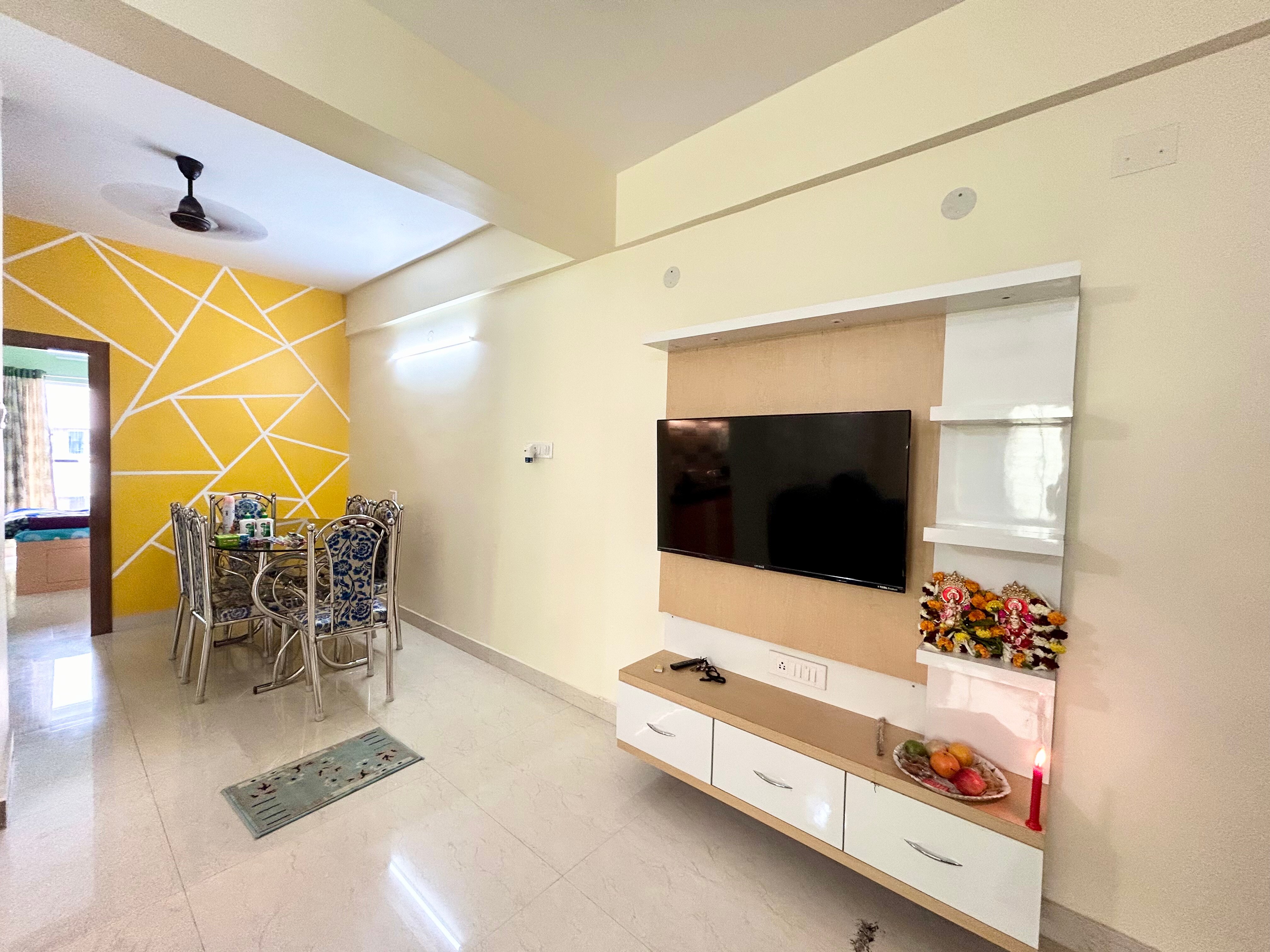 Exquisite 3BHK Apartment in the heart of Newtown - Tap to explore photos