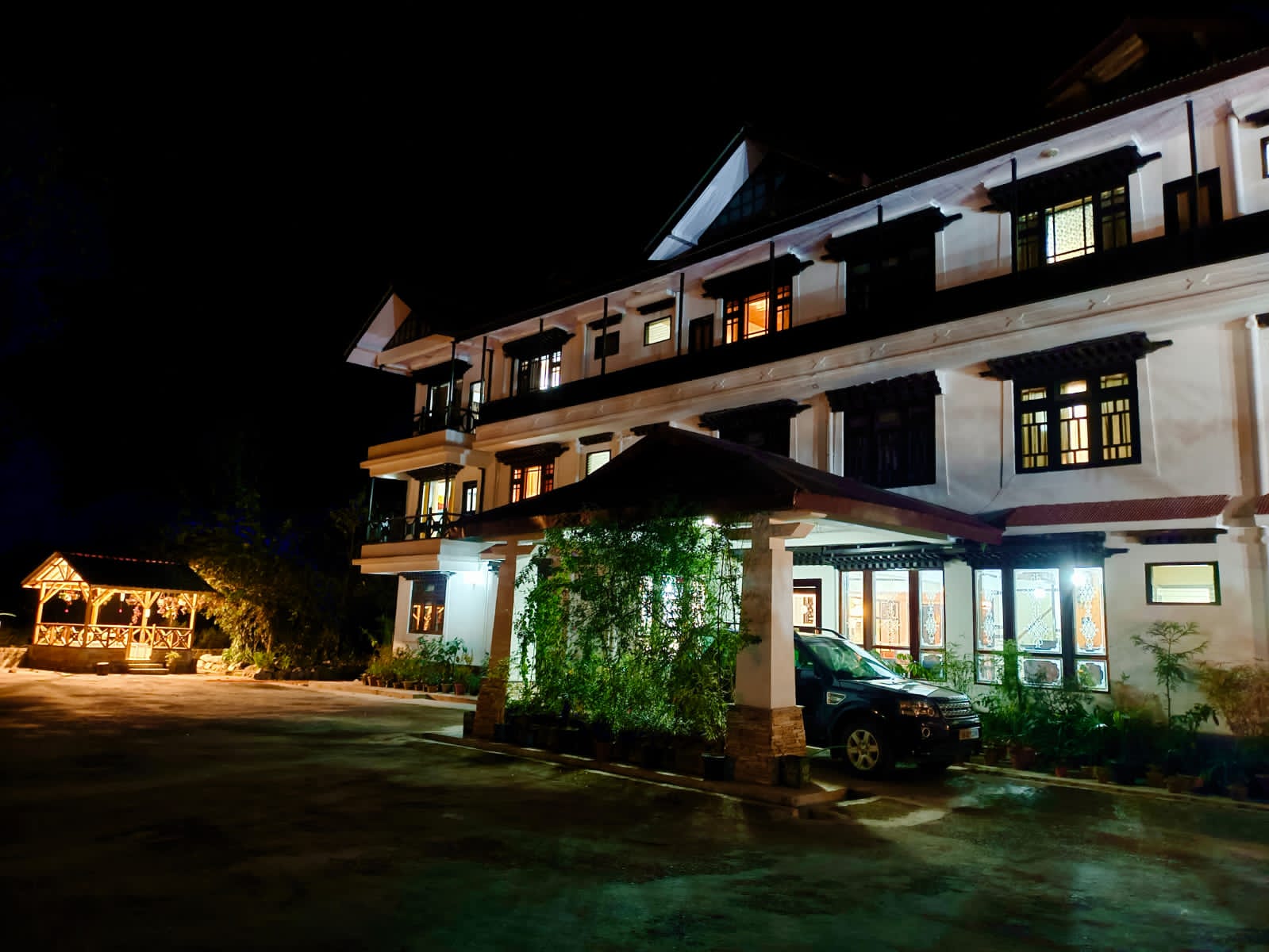 Tashigang Retreat - Tap to explore photos