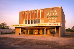 Hotel Alfa, Anand