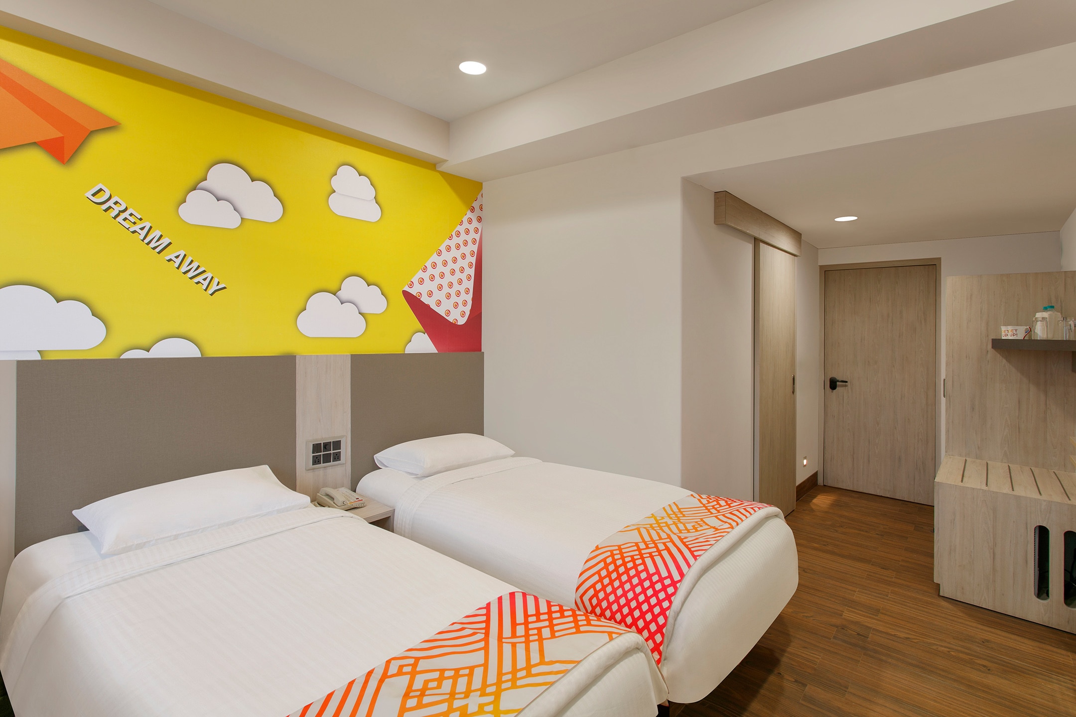 Luxe Twin Room 1
