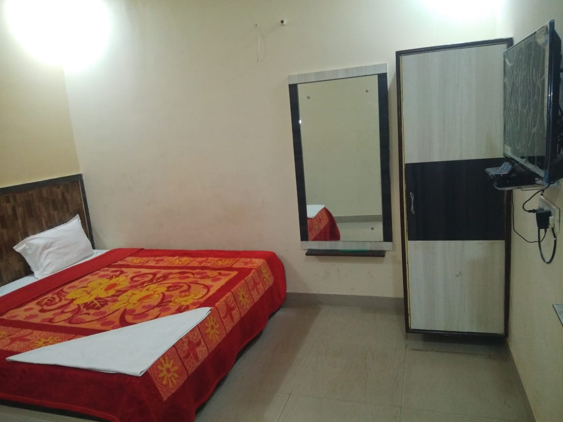 Hotel Anand Residency - Tap to explore photos