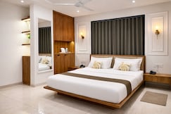 Raw Leaves  Premium Family & Business Hotel Near Rajkot Railway Station, Padadhari