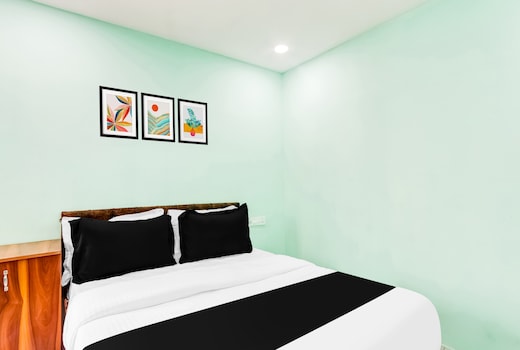 Hotel O Green Light Inn