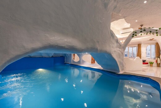 StayVista at Villa Stonera