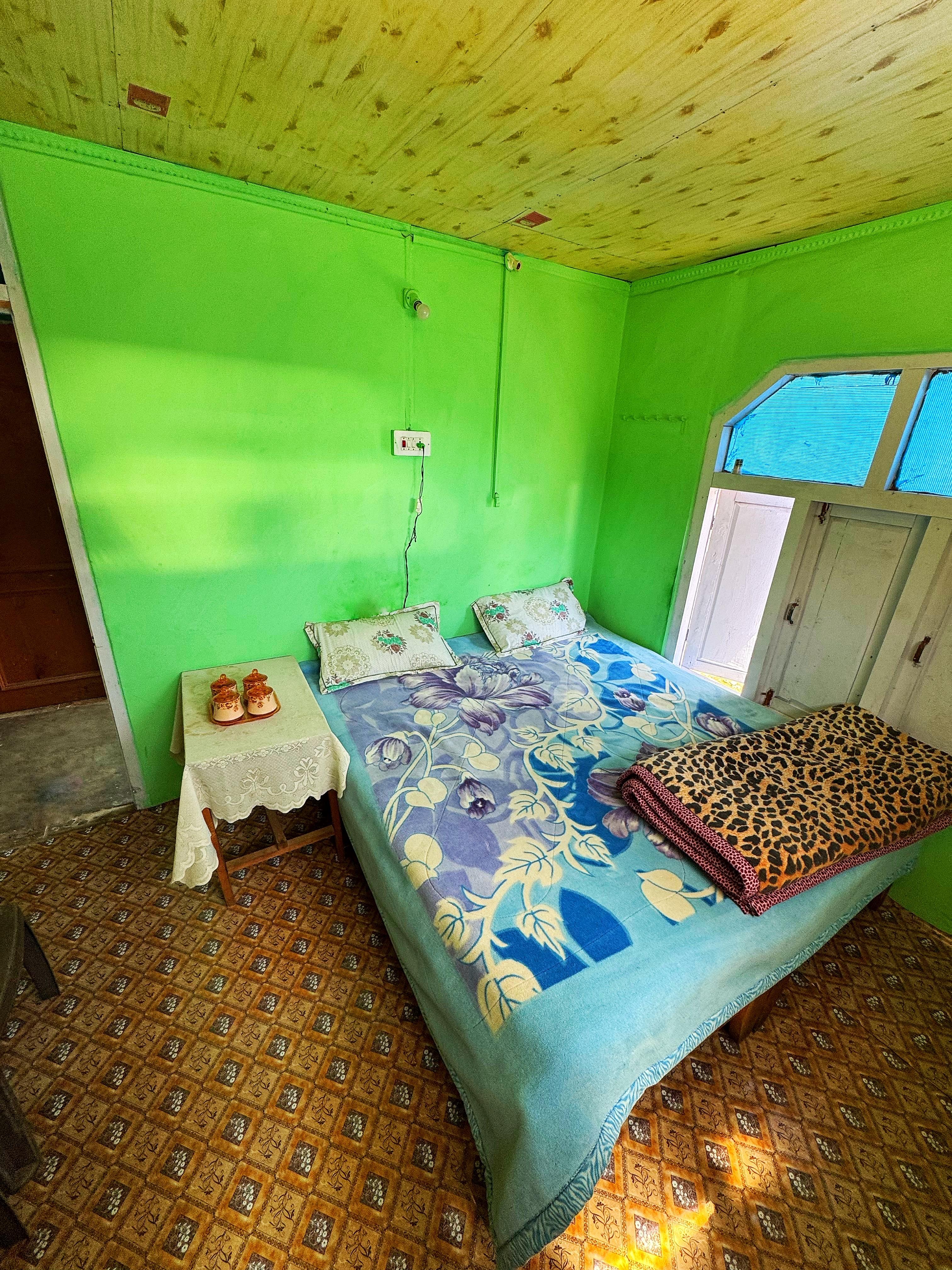Ayaz home stay - Tap to explore photos
