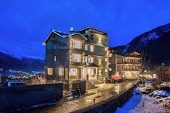 The Zima Resort (Centrally Heated and Mountain View), Manali