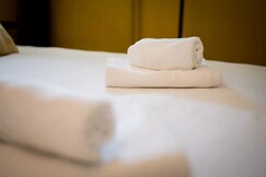 Elegant 2 bedroom triplex with parking Honfleur, Calvados