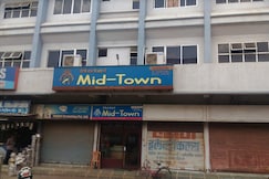 Hotel Midtown, Warora